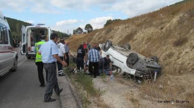 Tokat'ta hafif ticari araç devrildi: 6 yaralı