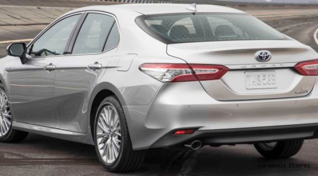 Toyota Camry 14 yıl sonra Avrupa'ya dönüyor