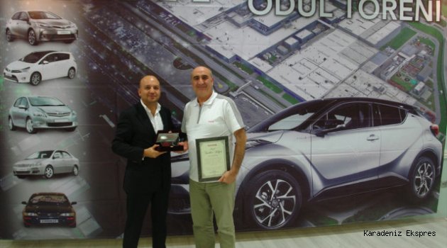 Toyota Türkiye'den emektar çalışanlarına teşekkür plaketi