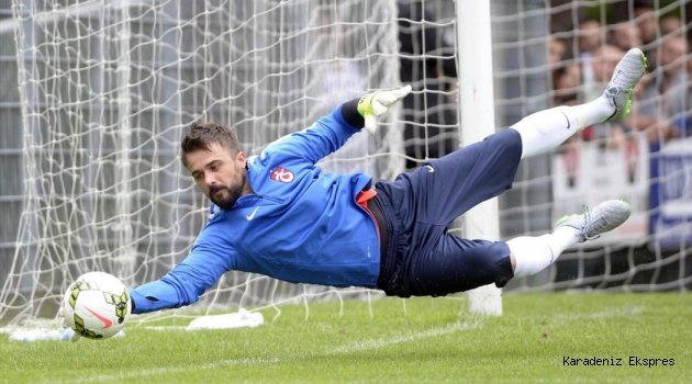Trabzonspor'da Onur Recep Kıvrak'ın sözleşmesi karşılıklı olarak feshedildi