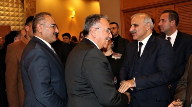 Vali Murat Zorluoğlu Vanlılarla vedalaştı