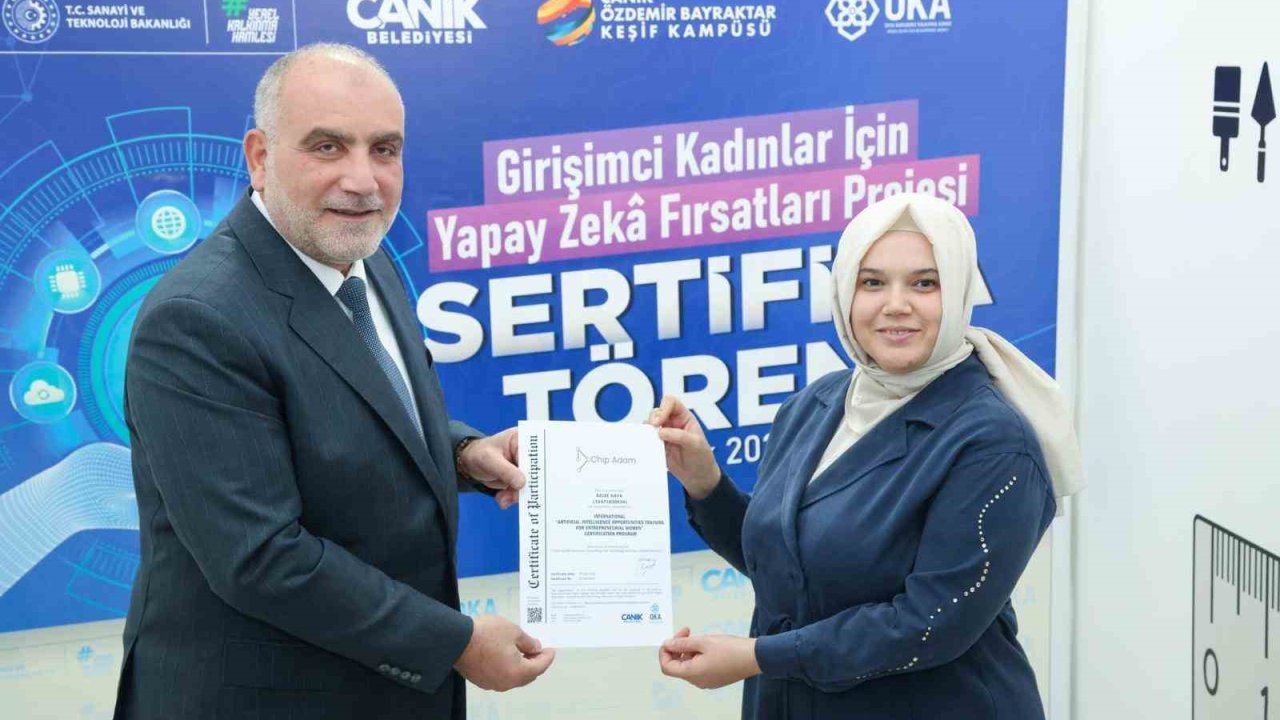 Başkan Sandıkçı: "Hanım kardeşlerimiz, teknolojilerin getirdiği fırsatlarla kariyer planlamalarını oluşturuyor"