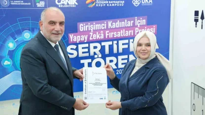 Başkan Sandıkçı: "Hanım kardeşlerimiz, teknolojilerin getirdiği fırsatlarla kariyer planlamalarını oluşturuyor"