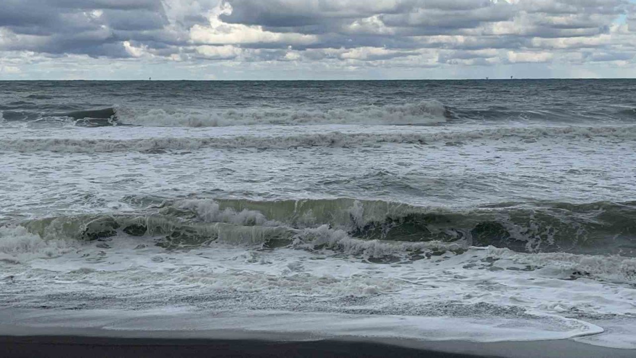 Batı Karadeniz’de fırtına etkili oluyor