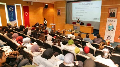 Bayburt’ta öğrenciler yapay zeka destekli dolandırıcılığa karşı bilgilendirildi