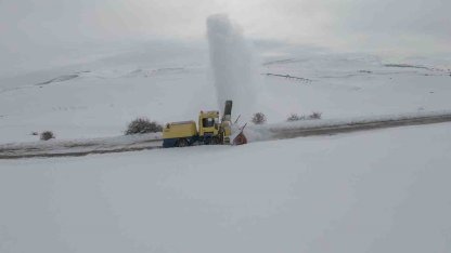 Bayburt’un köy yollarında karla mücadeleye başlandı