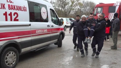 Beton fabrikasında yangın: 2 işçi dumandan etkilendi