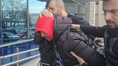 Bıçaklı cinayetin zanlısı kendini böyle savundu; "3 kişi bana saldırdı, yoksa ben ölecektim"