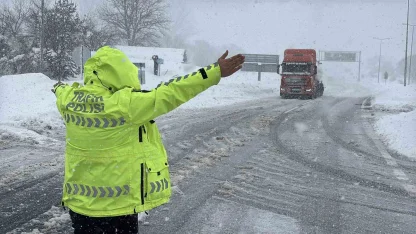 Bolu Dağı geçişi ağır tonajlı araç geçişine geliş-gidiş açıldı