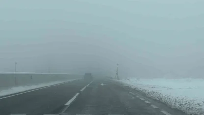 Bolu Dağı’nda kar ve sis etkili oluyor