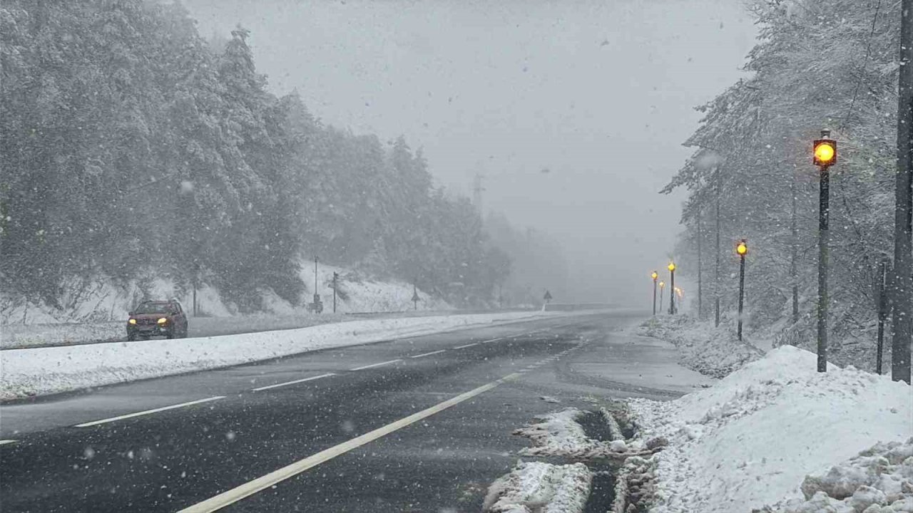 Bolu Dağı’nda kar yağışı yeniden başladı