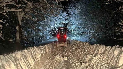 Bolu’da kardan kapanan 191 köy yolu ulaşıma açıldı