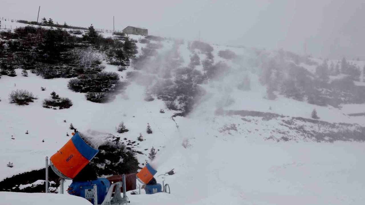 Çambaşı Kayak Merkezi’nde yapay karlama sistemi ile sezon uzatılıyor