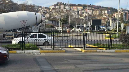 Çevre yolunda önlem alındı, yayalar üst geçide yönlendiriliyor