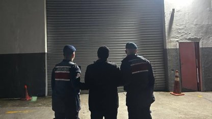 Çocuk istismarından aranan şahıs yakalanarak cezaevine gönderildi