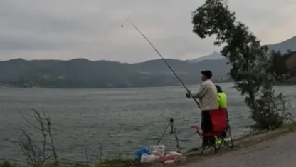 Derbent Barajı’nda 300 amatör balıkçı gökkuşağı alabalığı için yarıştı