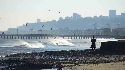 Dev dalgaların ardından Samsun sahilinde taşlı manzara