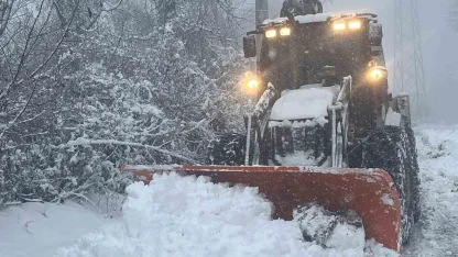 Düzce’de kar nedeniyle 37 köy yolu ulaşıma kapandı
