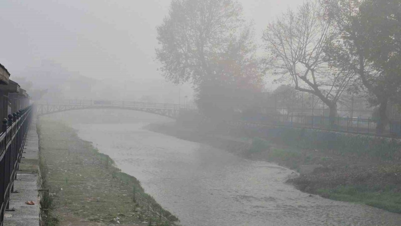 Düzce’de sis etkili oluyor
