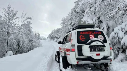 Düzce’de yaşlı hastaya paletli ambulans ulaştı