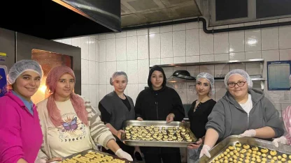 Erkekler pizza, kızlar kurabiye yaptı