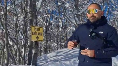 Hem çay içti hem karda kaydı