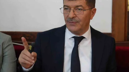 İlahiyatçı profesör: "Eşcinsel evlilikler, ailenin temeline konulan büyük dinamitlerdir"