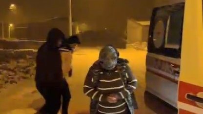 Kars’ta kar engelini aşan sağlık ekipleri hasta vatandaş için seferber oldu