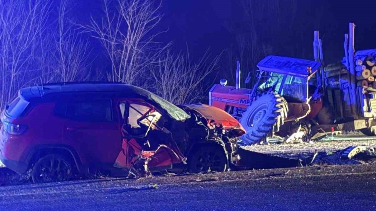 Kastamonu’da cip ile traktör çarpıştı: 3 yaralı
