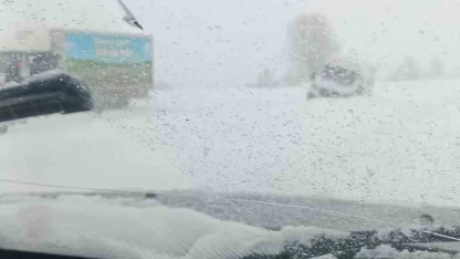 Kastamonu’da yoldan çıkan yolcu otobüsü kara saplandı