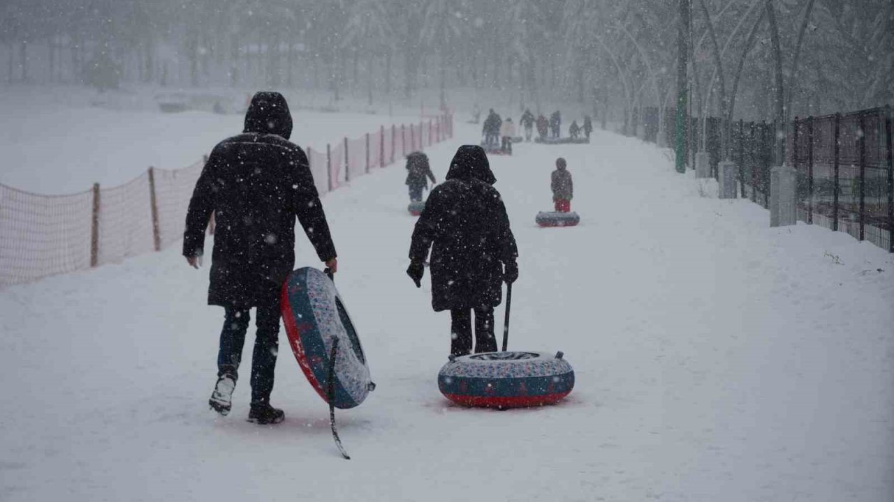 Kış turizminin gözdesi Kartepe’de kar sevinci