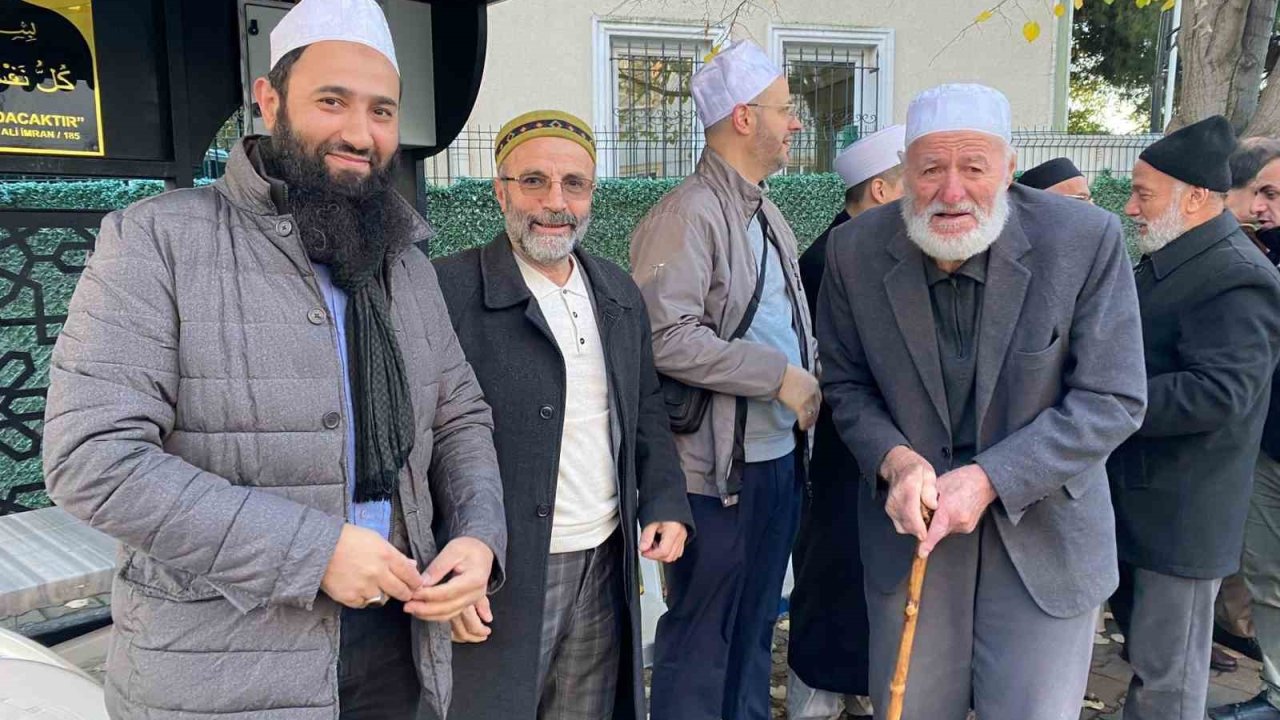 Kocaeli’de 40 umre yolcusu kutsal topraklara uğurlandı