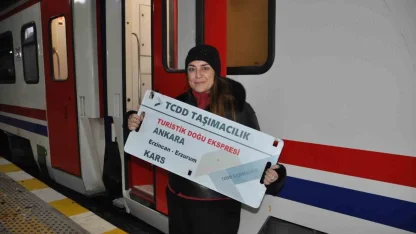Masalsı yolculuğun son durağı: Turistik Doğu Ekspresi Kars’ta coşkuyla karşılandı