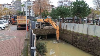 Ordu Büyükşehir, Fatsa’nın 30 yıldır temizlenmeyen altyapısına indi