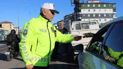 Ordu’da polis ekiplerinden trafik denetimleri