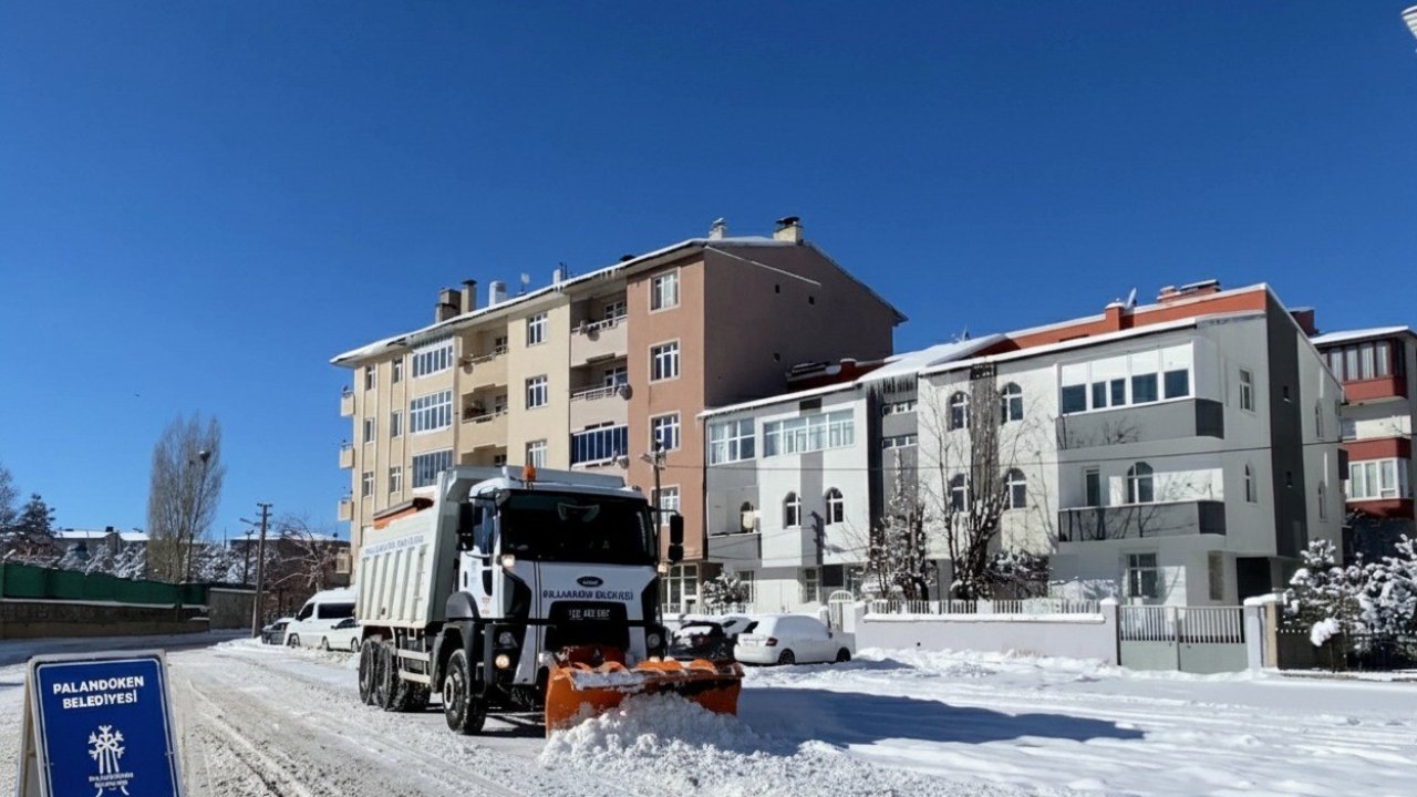 Palandöken Belediyesi karla mücadelede sahada