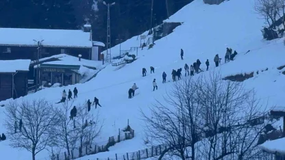 Rize’de zirvelerde ‘karlı güneş’ güzelliği