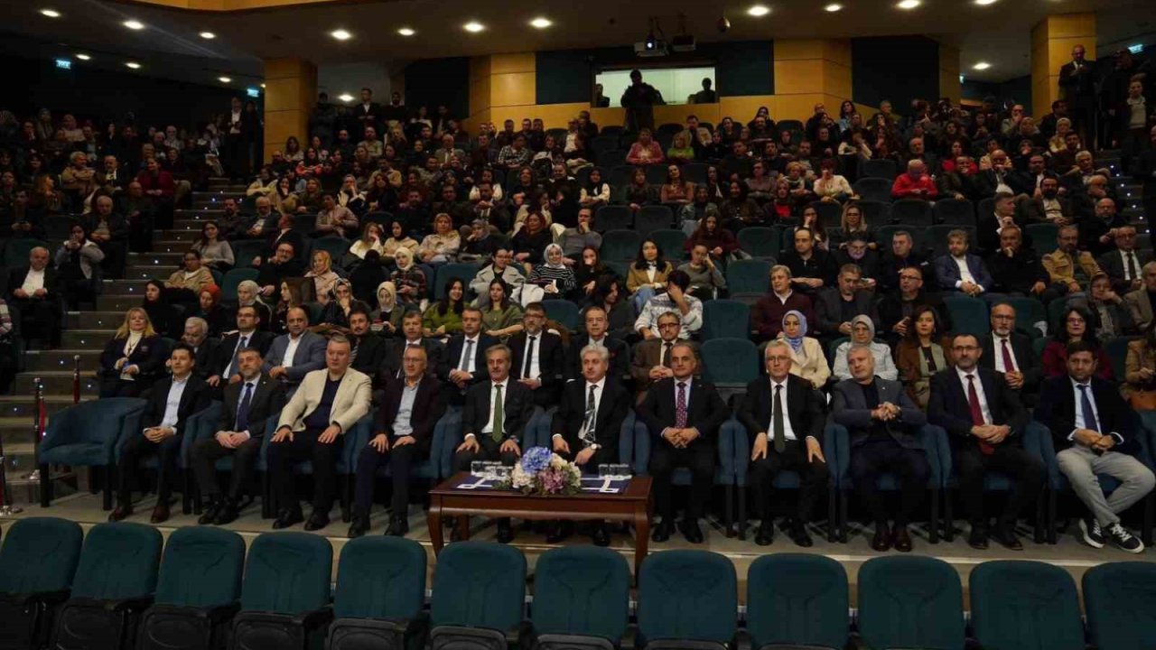 Sakarya Üniversitesi "Araştırma Üniversitesi" statüsünü törenle kutladı