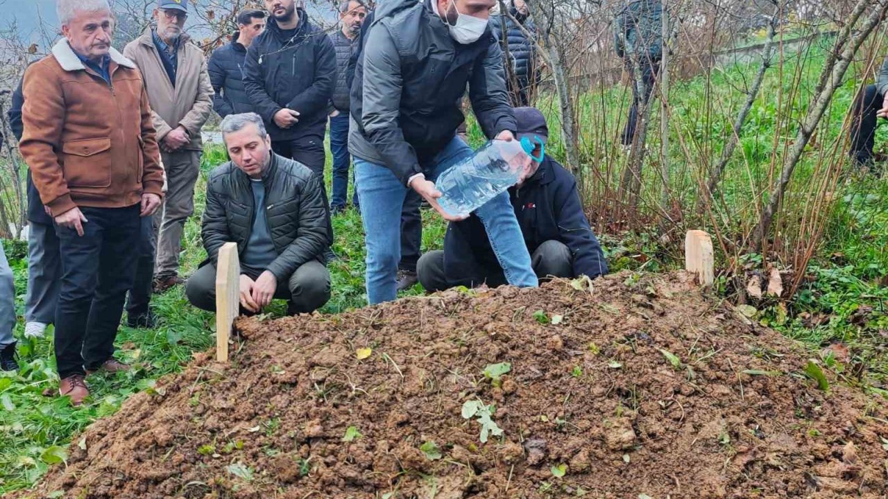 Sakarya’da 8 yaşındaki çocuk menenjit yüzünden vefat etti