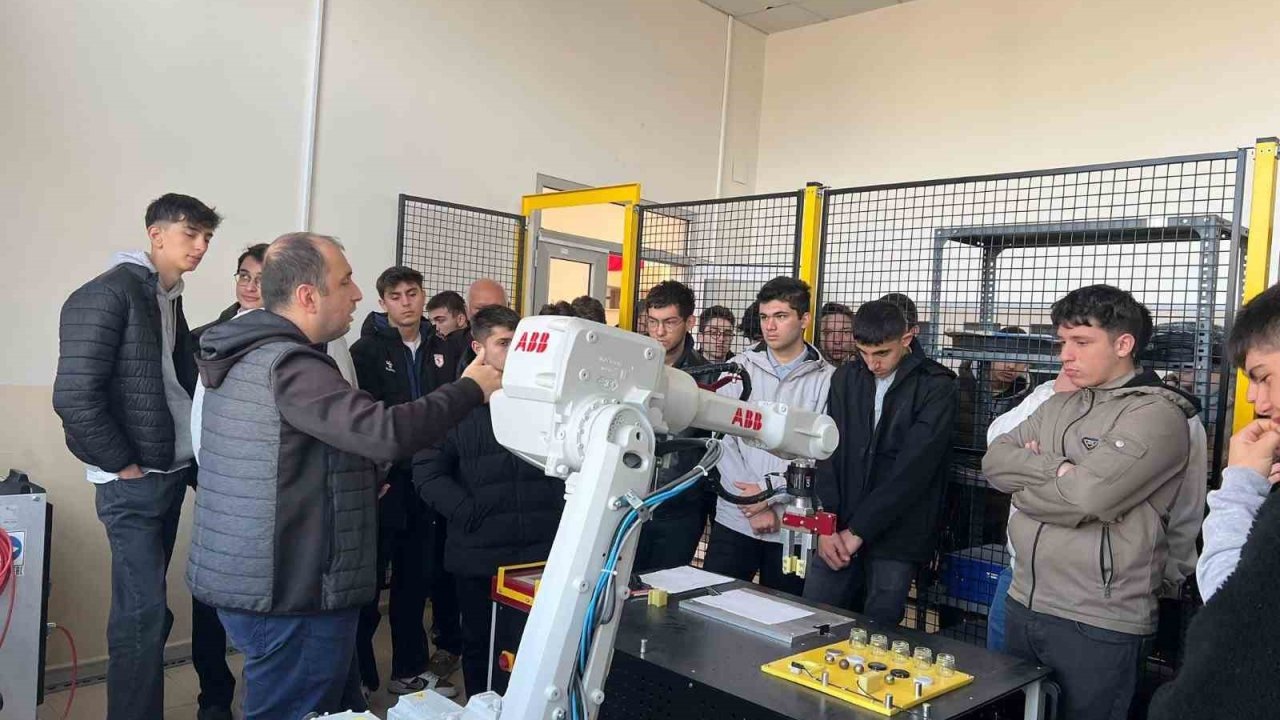 Samsun’da kariyer odaklı eğitimler sürüyor