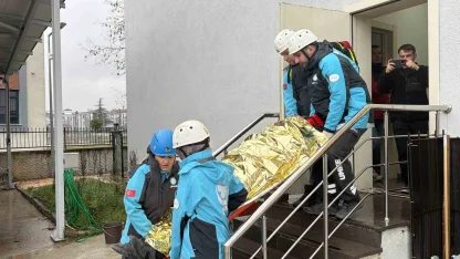 Saniyelerle yarışıp, 15 dakikalık yolu 5 dakikada gittiler