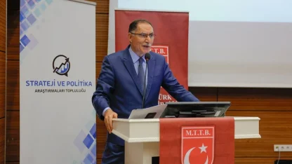 Şeref Malkoç: "Türkiye’nin yeni ve sivil bir anayasaya ihtiyacı var"