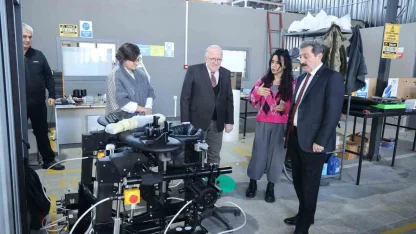 Türk mühendislerden çocuklar için mobil yürüme robotu