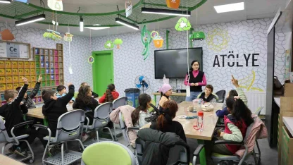 Vezirköprü Bilim Merkezindeki eğitimler sürüyor