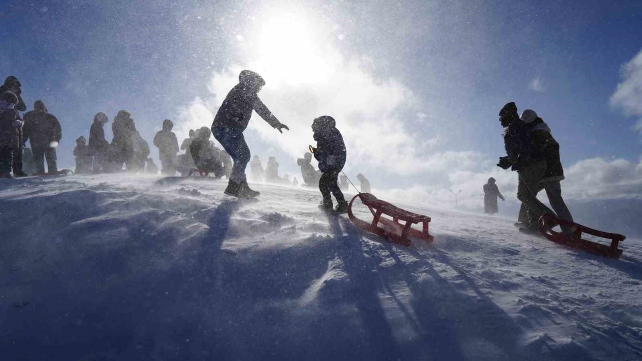 Zigana Gümüşkayak’ta hafta sonu yoğunluğu yaşandı