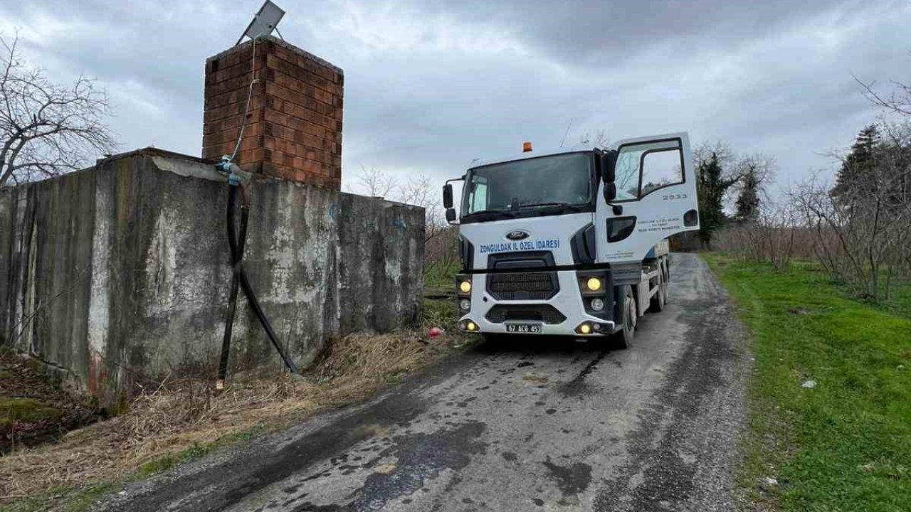 Alaplı’da dereye atılan ölü tavuklar nedeniyle 8 köy susuz kaldı