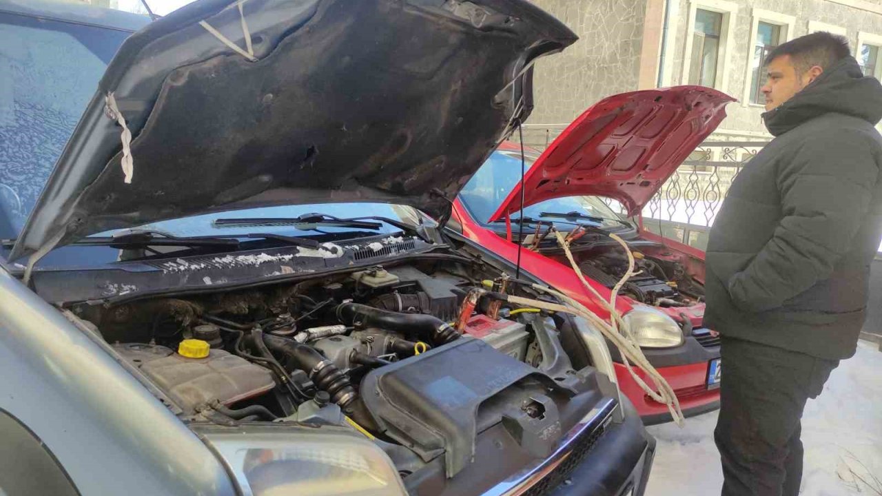 Ardahan’da Sibirya soğukları başladı, Göle eksi 36’yı gördü