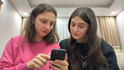 Artvin’de aralarında 11 yaş olan kardeşlerin telefonlarının yüz tanıma şaşkınlığı