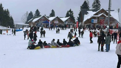 Artvin’de kar şenliği renkli görüntülere sahne oldu