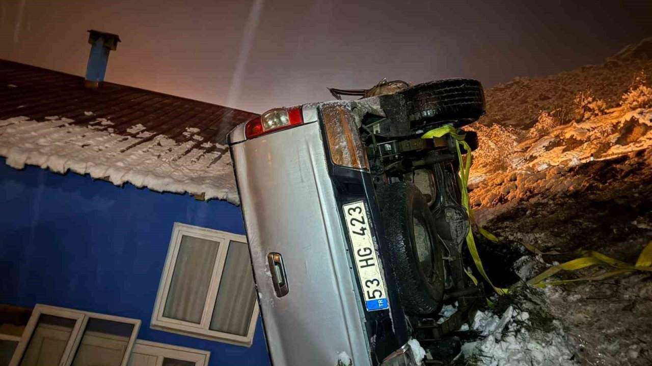 Artvin’de trafik kazası: 1 ölü, 1 yaralı